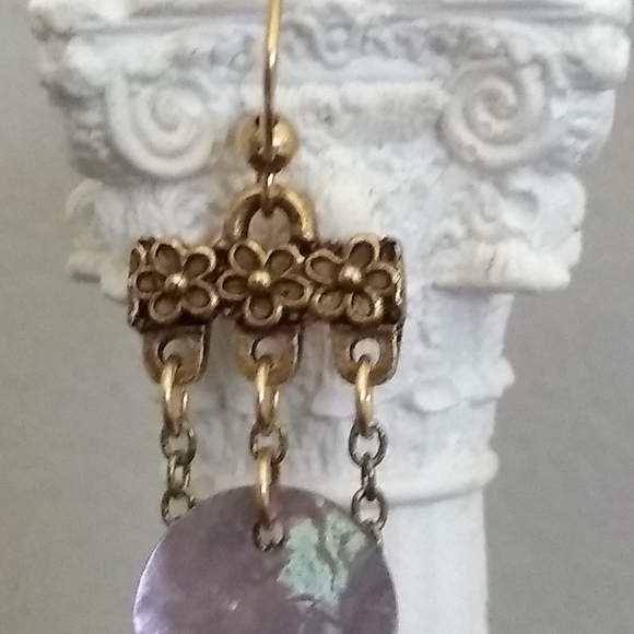 shell disc earrings - Picture 3 of 6